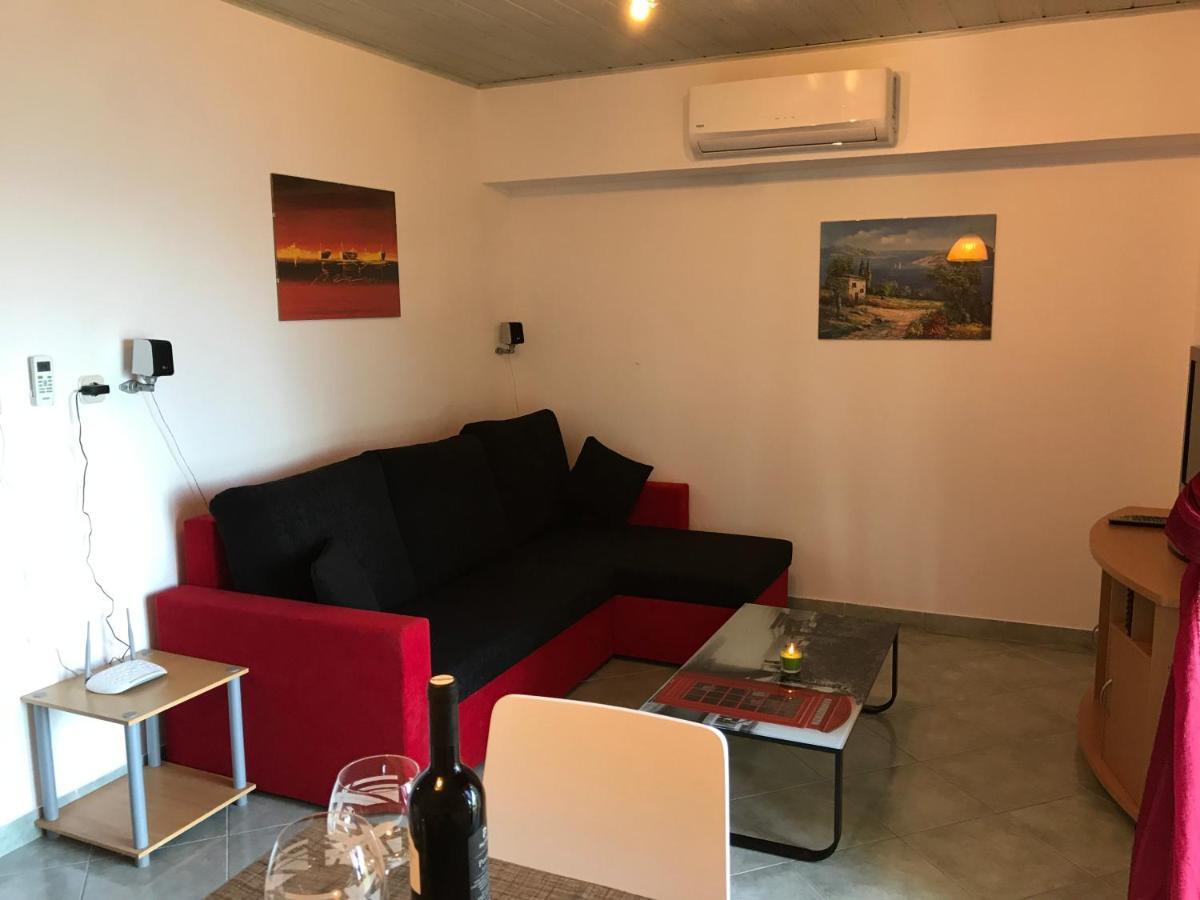 Grdelin Apartment Omis Luaran gambar