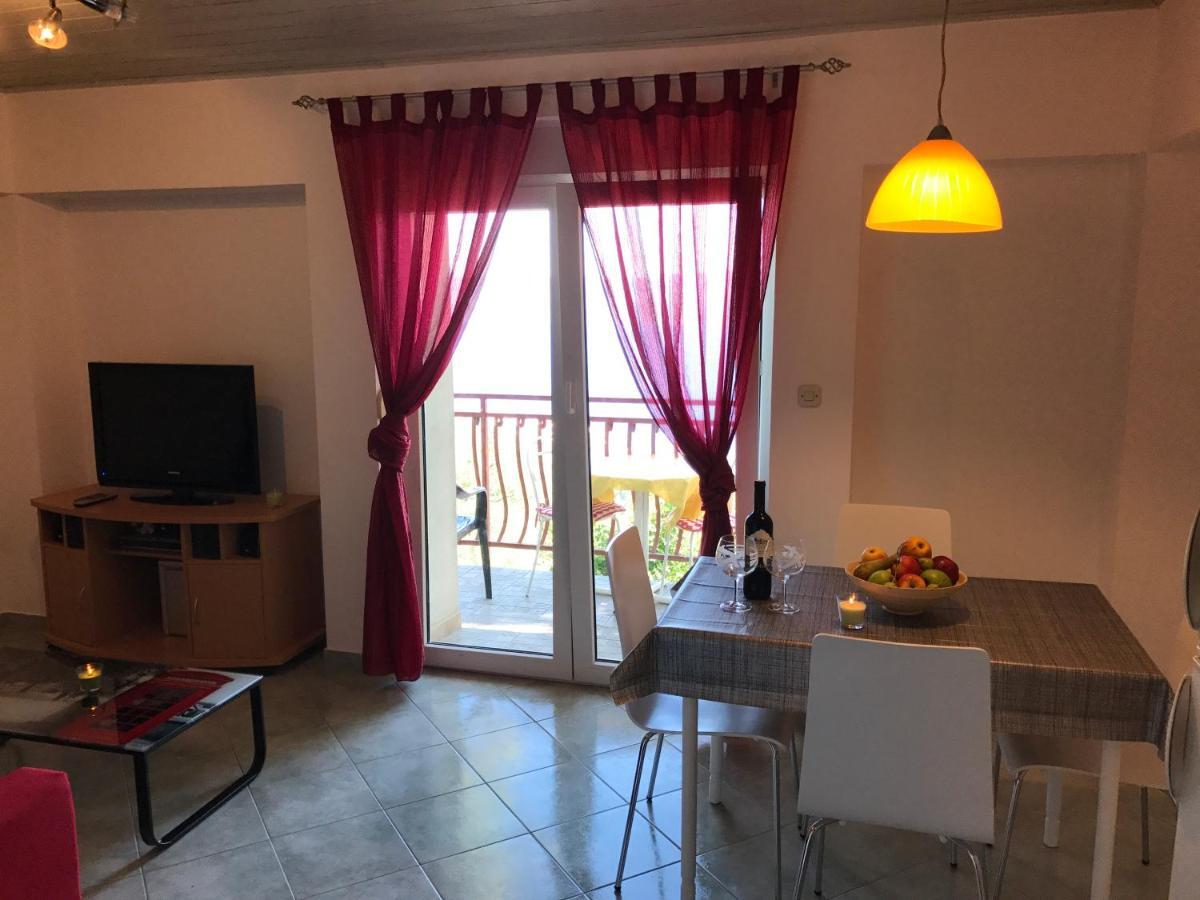 Grdelin Apartment Omis Luaran gambar