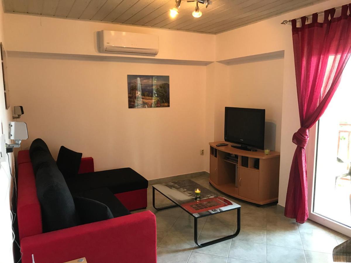 Grdelin Apartment Omis Luaran gambar